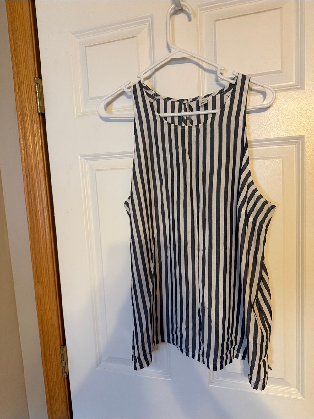Old Navy Vertical Stripe Sleeveless Tank Top - Black & White
